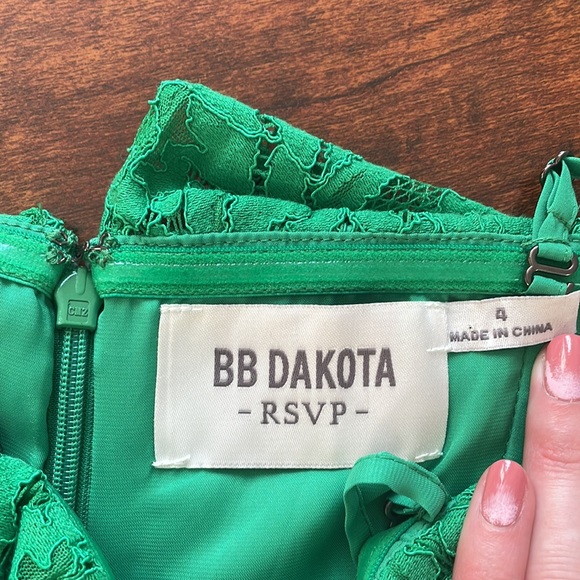 STUNNING BB Dakota green structured dress! Size 4, removable straps. - Picture 3 of 4